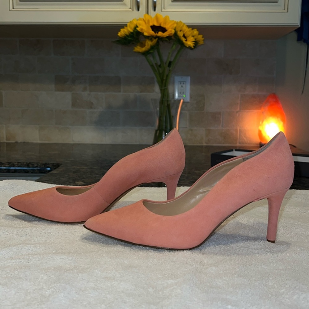 Vince Camuto- Jaynita-Fancy Flamingo-true suede-3 in heel-New with Box